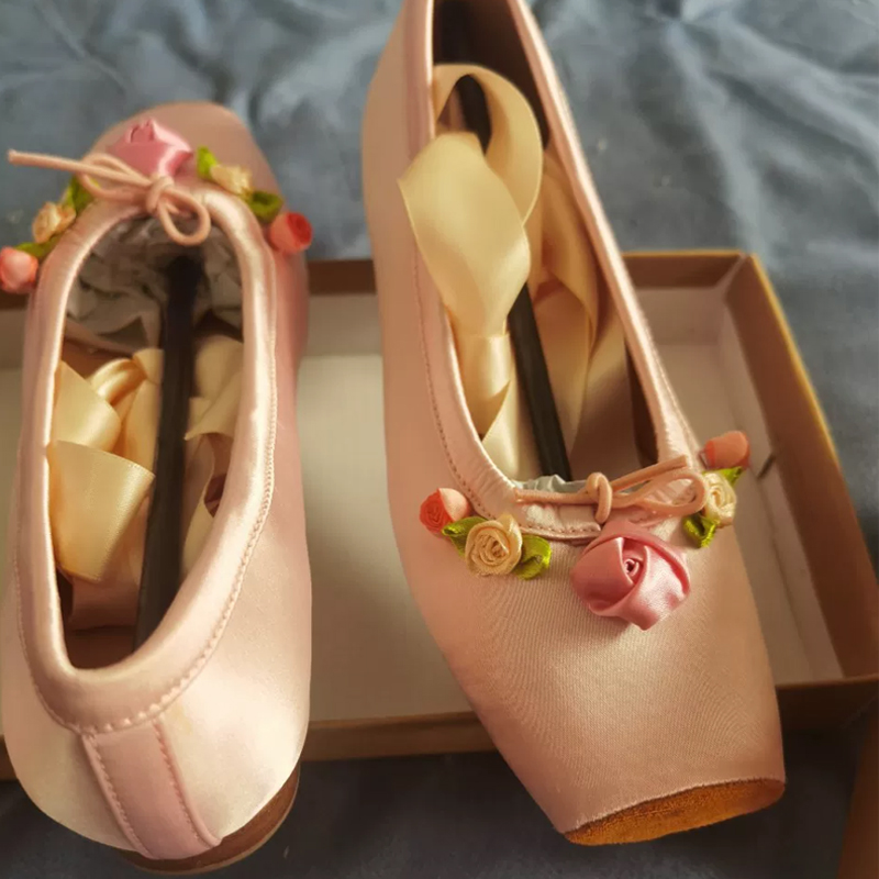 Ribbon Tie Heel - 여성용 핑크 새틴 스퀘어토 로우힐 메리제인