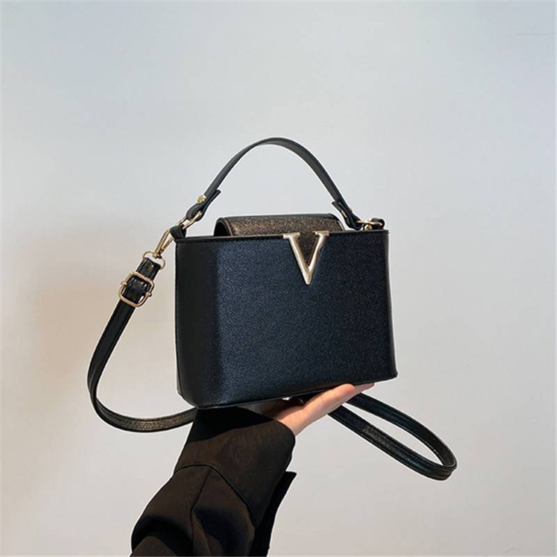 Women'S Shoes Louis Vuitton - 럭셔리 여성 토트백, 시크한 V자형 스타일리시