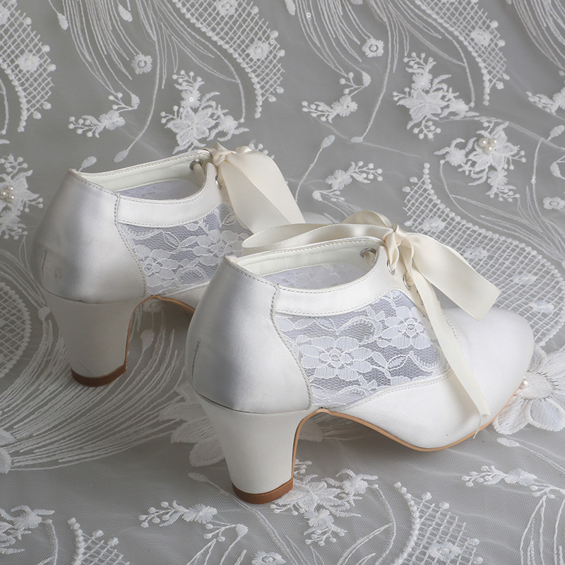 맞춤형 블록 힐 웨딩 슈즈 부츠 아이보리 새틴과 레이스 - Ribbon Tie Heel 리뷰 및 가격