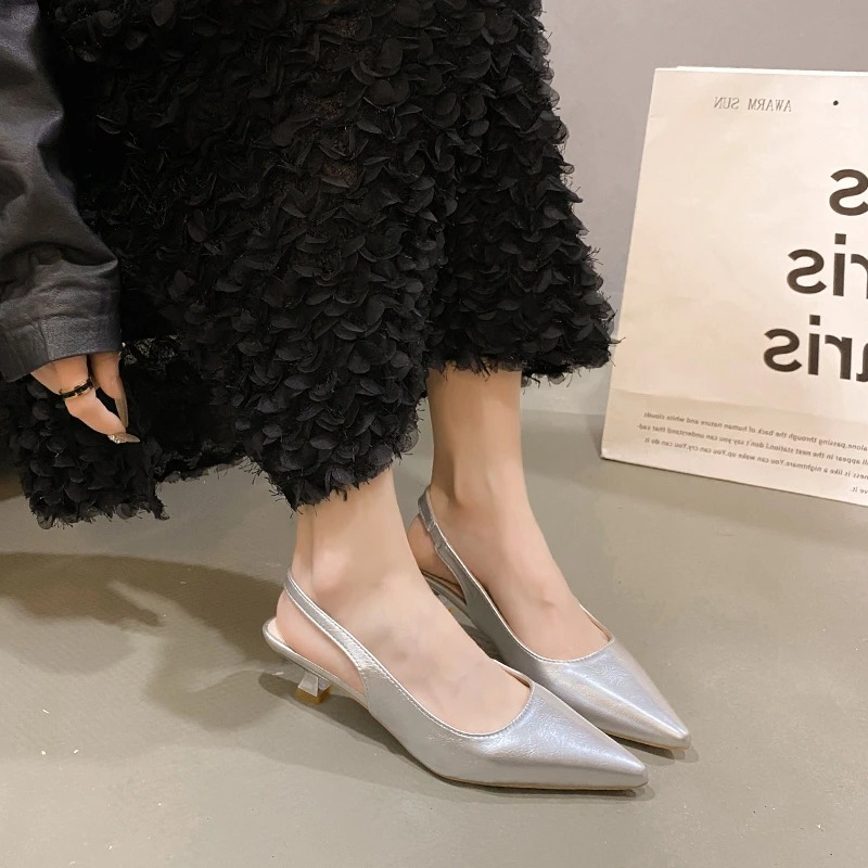 2025 여름 패션 뾰족한 가죽 여성 샌들 큰 사이즈  - Women'S Shoes Large 리뷰 및 가격