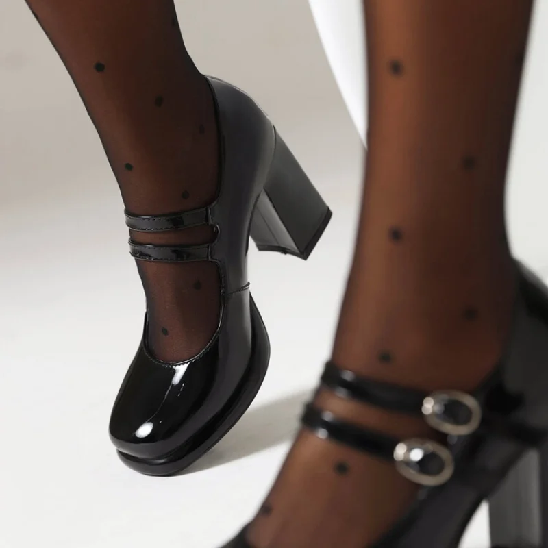 2024 특허 가죽 더블 버클 라운드 헤드, 두꺼운 힐 - Patent Leather Pump 리뷰 및 가격